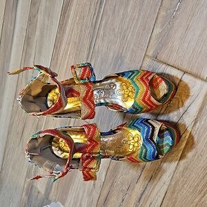 Mona Mia Collezione women's size 7 high heels